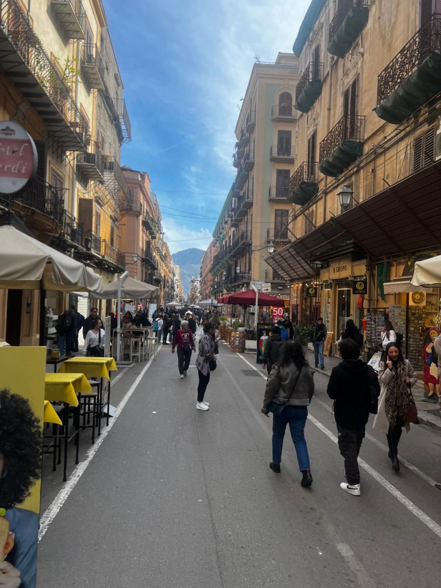 Maqueda Vibes Apartment Palermo Luaran gambar