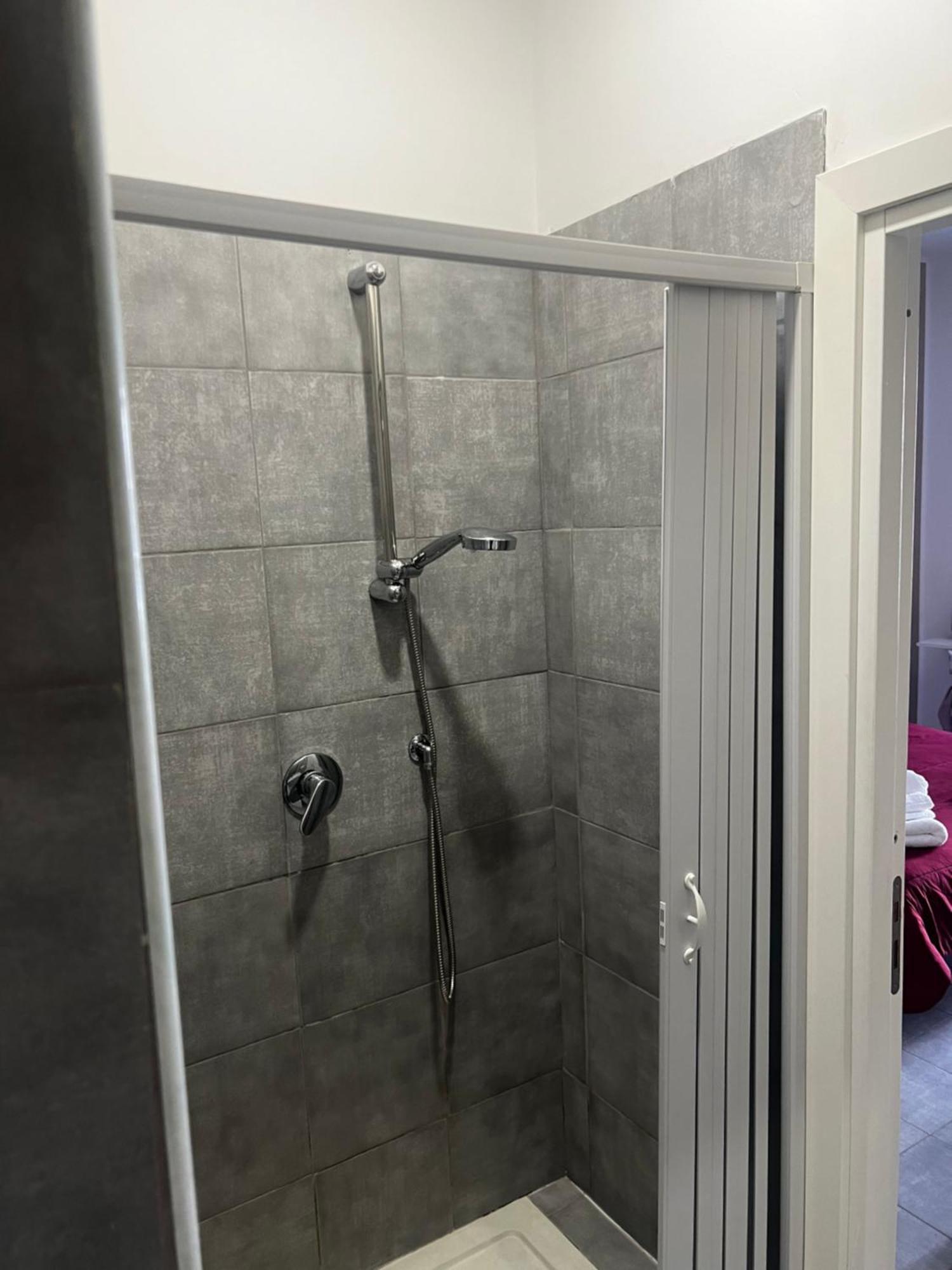 Maqueda Vibes Apartment Palermo Luaran gambar