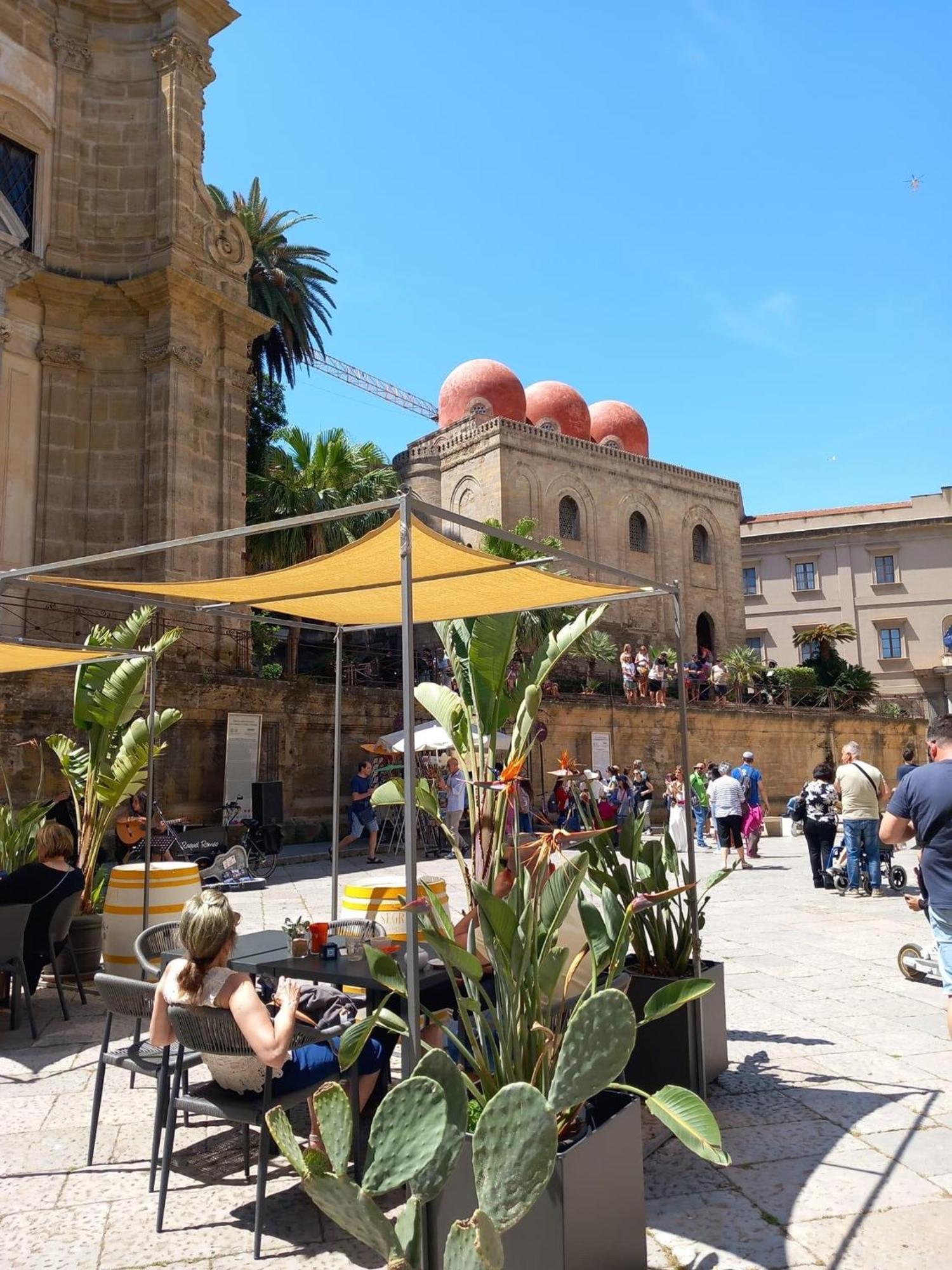 Maqueda Vibes Apartment Palermo Luaran gambar
