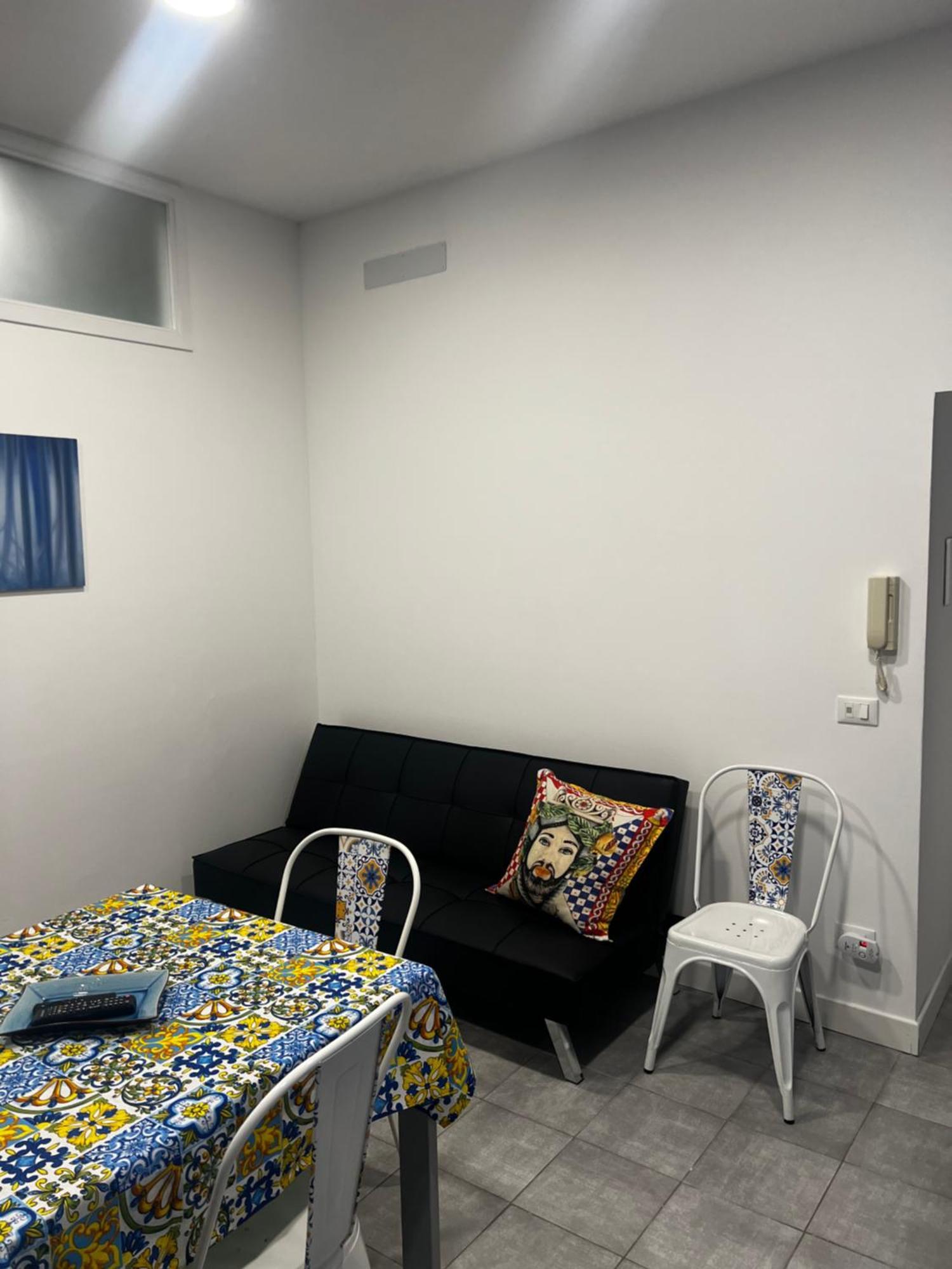 Maqueda Vibes Apartment Palermo Luaran gambar