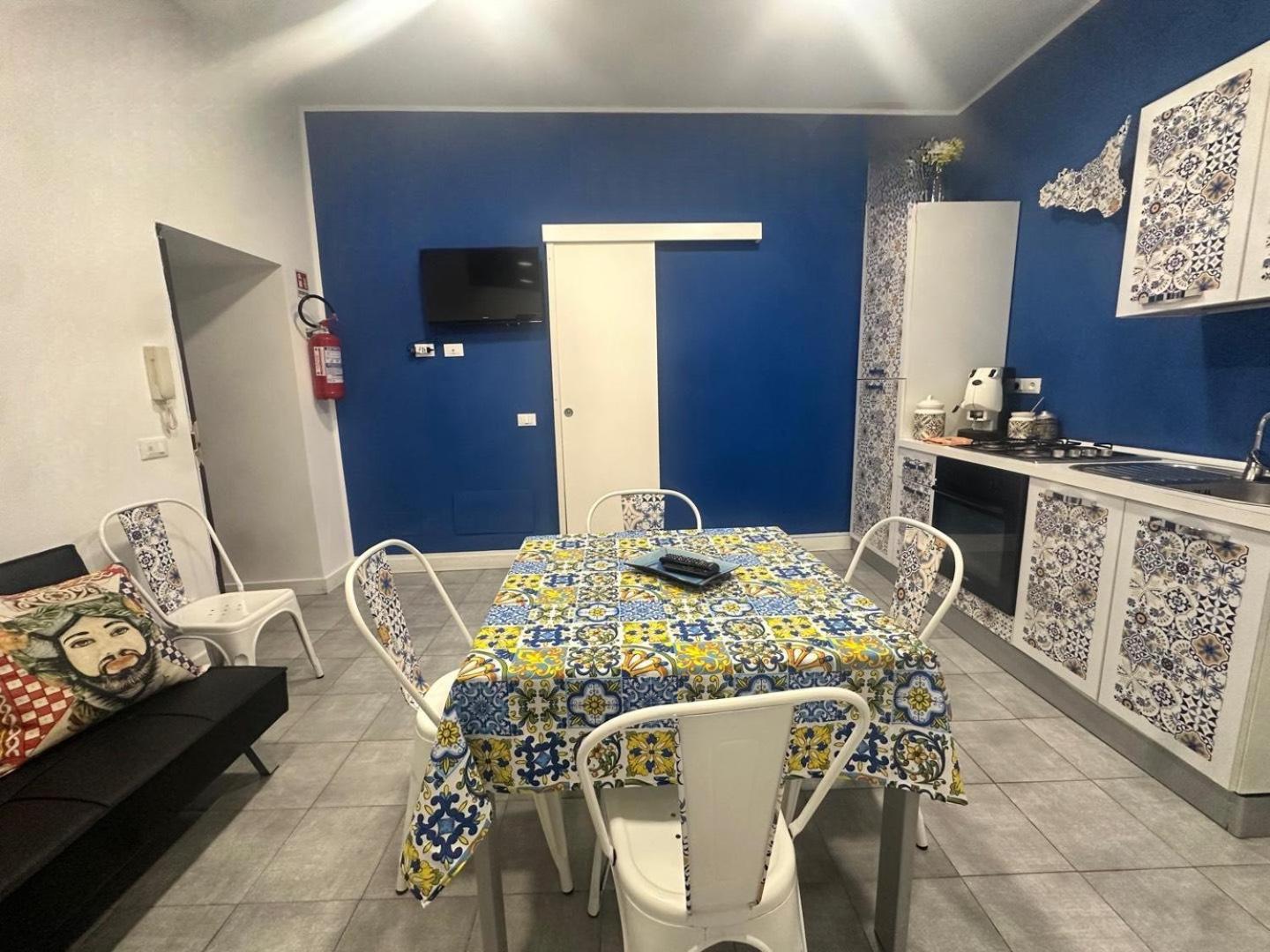 Maqueda Vibes Apartment Palermo Luaran gambar